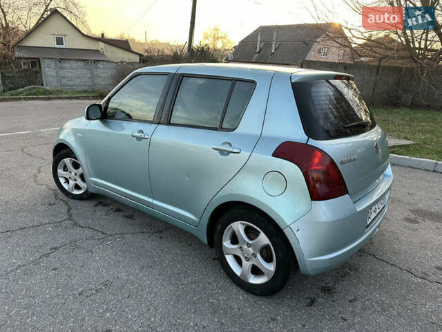 Синий Сузуки Свифт, объемом двигателя 1.33 л и пробегом 128 тыс. км за 3750 $, фото 5 на Automoto.ua