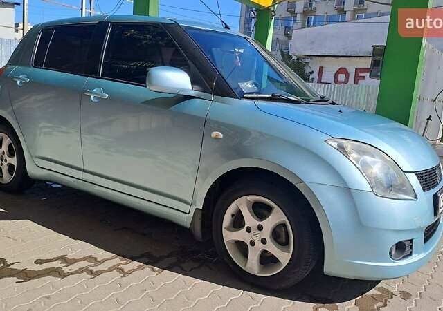 Синий Сузуки Свифт, объемом двигателя 1.33 л и пробегом 147 тыс. км за 5500 $, фото 2 на Automoto.ua