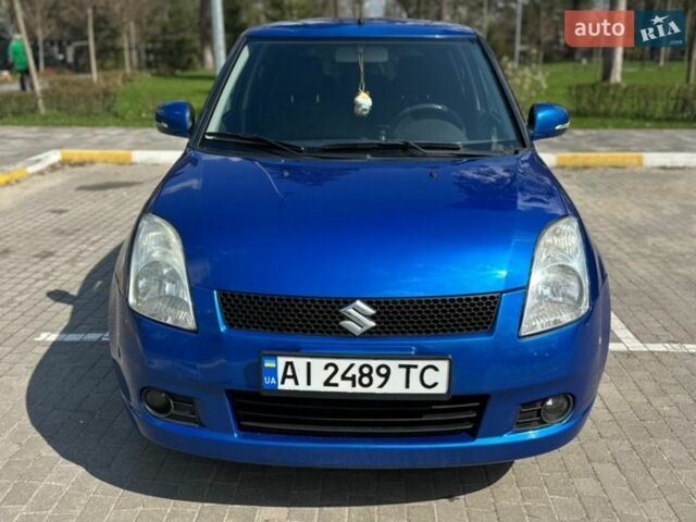 Синий Сузуки Свифт, объемом двигателя 1.33 л и пробегом 228 тыс. км за 4800 $, фото 2 на Automoto.ua