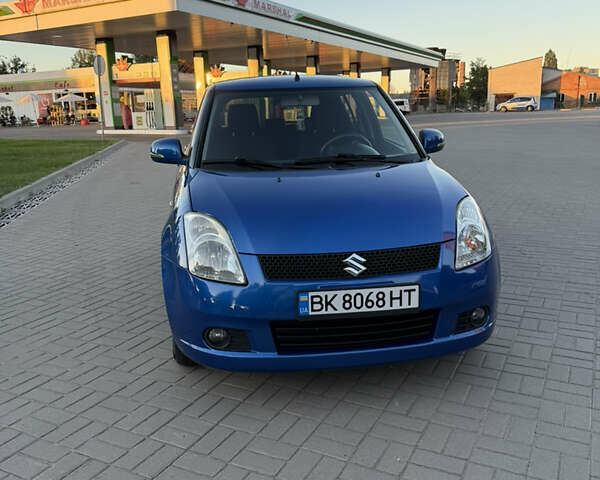 Синий Сузуки Свифт, объемом двигателя 1.33 л и пробегом 215 тыс. км за 5150 $, фото 3 на Automoto.ua