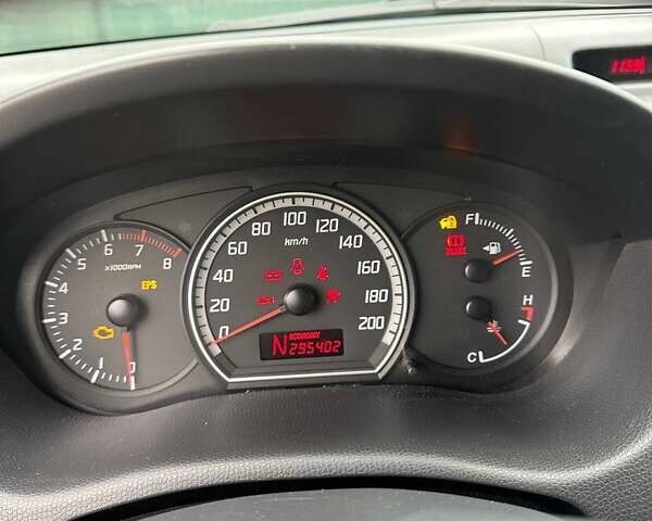 Синий Сузуки Свифт, объемом двигателя 1.33 л и пробегом 290 тыс. км за 4800 $, фото 10 на Automoto.ua