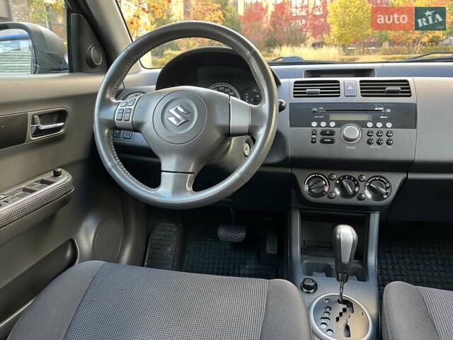 Сузуки Свифт 2007 в Киеве на Automoto.ua Синий Сузуки Свифт, объемом двигателя 1.49 л и пробегом 158 тыс. км за 6700 $, фото 23 на Automoto.ua