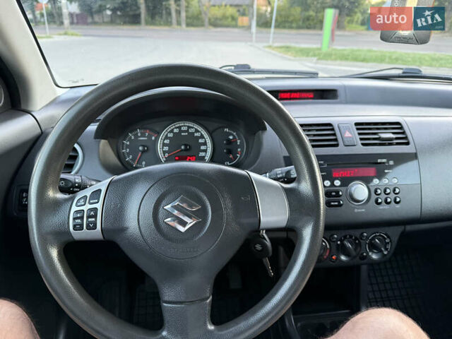 Синий Сузуки Свифт, объемом двигателя 1.33 л и пробегом 215 тыс. км за 5150 $, фото 20 на Automoto.ua