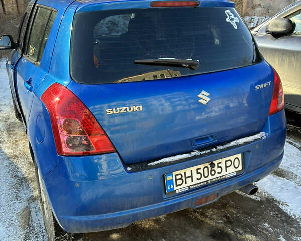 Синий Сузуки Свифт, объемом двигателя 1.33 л и пробегом 228 тыс. км за 5200 $, фото 2 на Automoto.ua