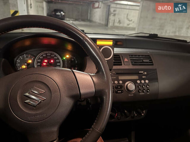 Синій Сузукі Свифт, об'ємом двигуна 1.49 л та пробігом 68 тис. км за 6700 $, фото 2 на Automoto.ua
