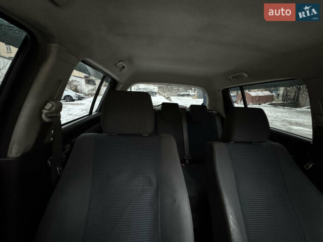 Синий Сузуки Свифт, объемом двигателя 1.33 л и пробегом 260 тыс. км за 4200 $, фото 4 на Automoto.ua