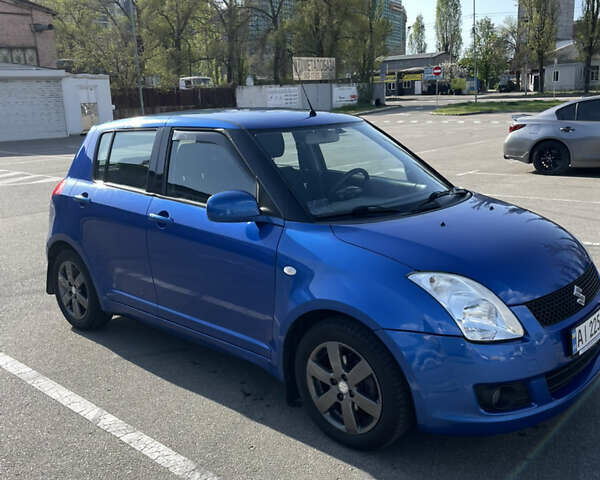Синий Сузуки Свифт, объемом двигателя 1.33 л и пробегом 140 тыс. км за 4900 $, фото 1 на Automoto.ua