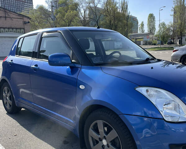 Синий Сузуки Свифт, объемом двигателя 1.33 л и пробегом 140 тыс. км за 4900 $, фото 2 на Automoto.ua