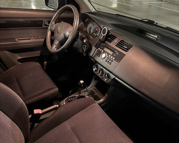 Синій Сузукі Свифт, об'ємом двигуна 1.49 л та пробігом 68 тис. км за 6700 $, фото 4 на Automoto.ua