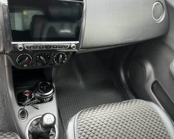 Синій Сузукі Свифт, об'ємом двигуна 1.33 л та пробігом 80 тис. км за 6000 $, фото 8 на Automoto.ua