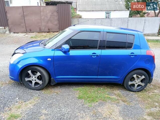 Синій Сузукі Свифт, об'ємом двигуна 1.3 л та пробігом 187 тис. км за 5300 $, фото 3 на Automoto.ua