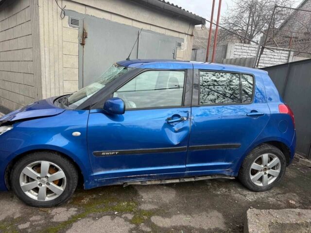 Синий Сузуки Свифт, объемом двигателя 1.45 л и пробегом 210 тыс. км за 2800 $, фото 1 на Automoto.ua