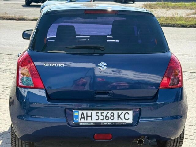 Синій Сузукі Свифт, об'ємом двигуна 15 л та пробігом 178 тис. км за 5900 $, фото 4 на Automoto.ua