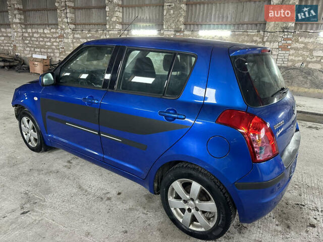 Синій Сузукі Свифт, об'ємом двигуна 1.33 л та пробігом 177 тис. км за 2300 $, фото 2 на Automoto.ua