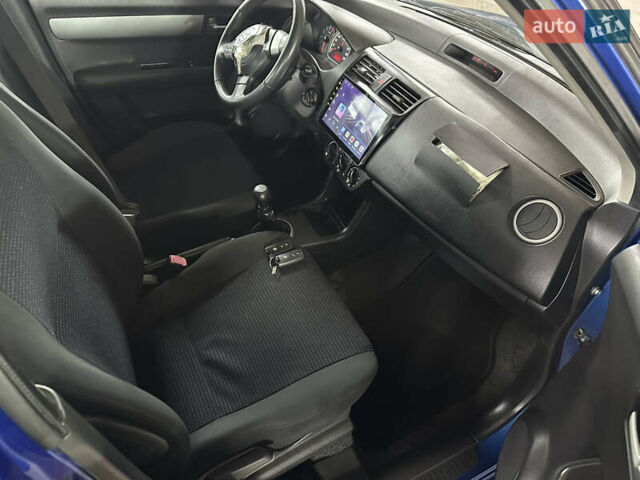 Синий Сузуки Свифт, объемом двигателя 1.33 л и пробегом 177 тыс. км за 2350 $, фото 26 на Automoto.ua