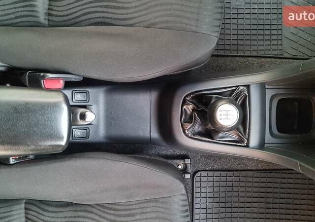 Синій Сузукі Свифт, об'ємом двигуна 1.24 л та пробігом 110 тис. км за 7500 $, фото 20 на Automoto.ua