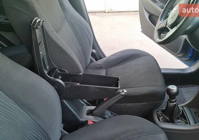 Синій Сузукі Свифт, об'ємом двигуна 1.24 л та пробігом 110 тис. км за 7500 $, фото 18 на Automoto.ua