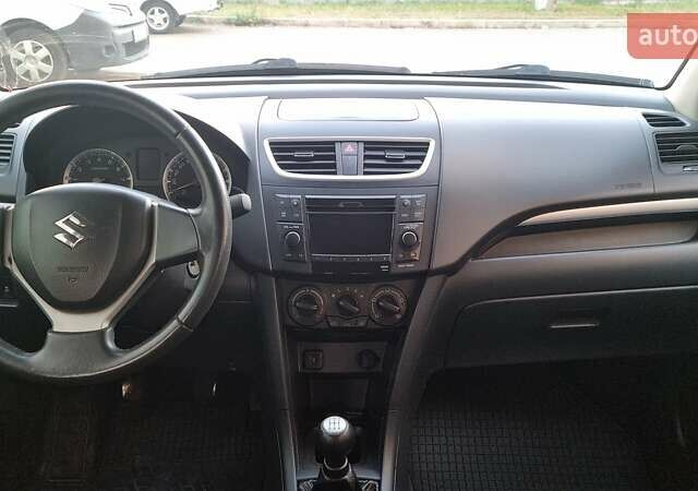 Синій Сузукі Свифт, об'ємом двигуна 1.24 л та пробігом 110 тис. км за 7500 $, фото 21 на Automoto.ua