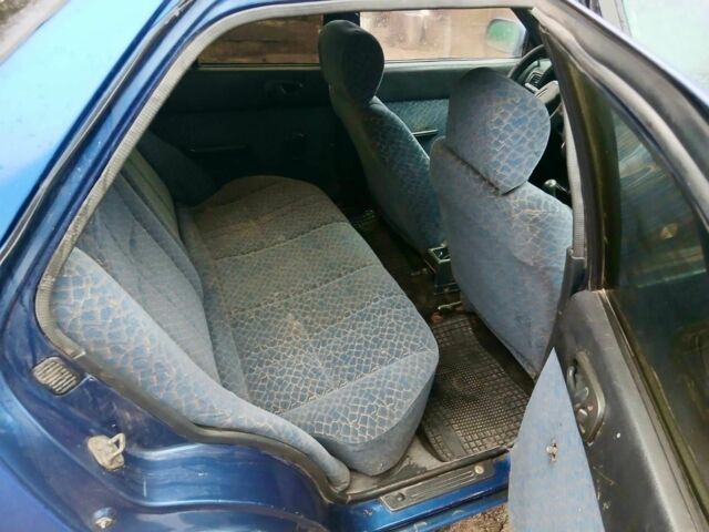 Синій Сузукі Свифт, об'ємом двигуна 1.3 л та пробігом 91 тис. км за 1670 $, фото 6 на Automoto.ua