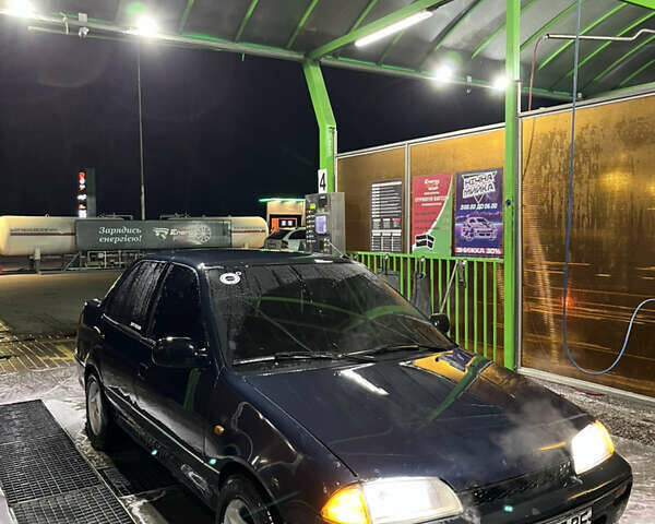 Синій Сузукі Свифт, об'ємом двигуна 1.3 л та пробігом 140 тис. км за 1800 $, фото 9 на Automoto.ua