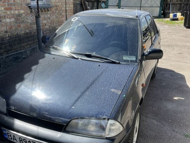 Синий Сузуки Свифт, объемом двигателя 1.3 л и пробегом 250 тыс. км за 1200 $, фото 5 на Automoto.ua