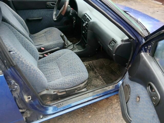 Синий Сузуки Свифт, объемом двигателя 1.3 л и пробегом 91 тыс. км за 1400 $, фото 7 на Automoto.ua