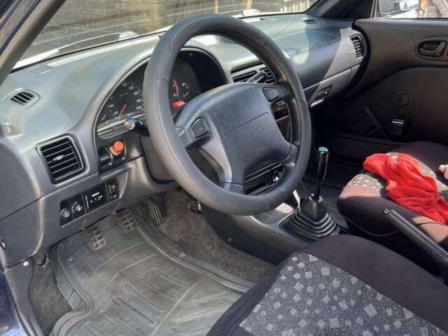 Синий Сузуки Свифт, объемом двигателя 1.3 л и пробегом 250 тыс. км за 1200 $, фото 6 на Automoto.ua