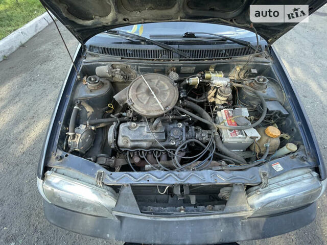 Синий Сузуки Свифт, объемом двигателя 1.3 л и пробегом 255 тыс. км за 1100 $, фото 6 на Automoto.ua