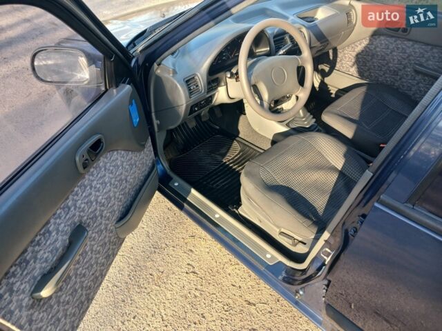 Синий Сузуки Свифт, объемом двигателя 1.3 л и пробегом 91 тыс. км за 1700 $, фото 9 на Automoto.ua