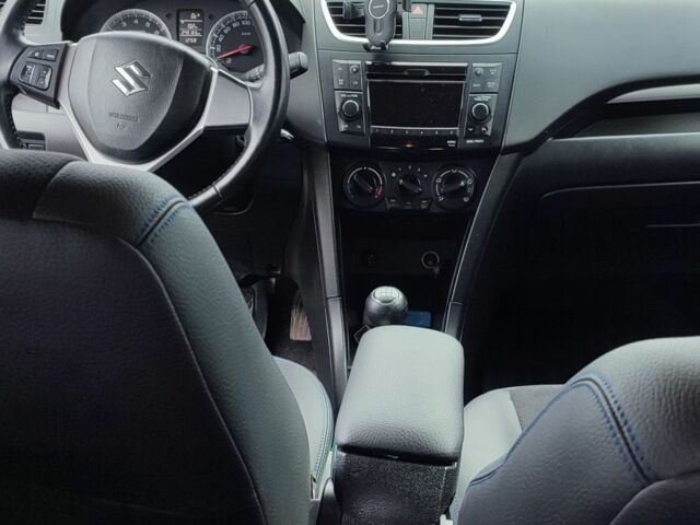 Синій Сузукі Свифт, об'ємом двигуна 1.2 л та пробігом 255 тис. км за 5500 $, фото 7 на Automoto.ua