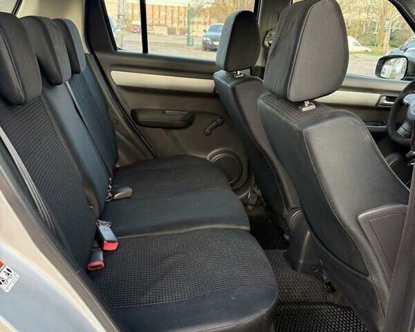 Зелений Сузукі Свифт, об'ємом двигуна 1.49 л та пробігом 152 тис. км за 5200 $, фото 5 на Automoto.ua