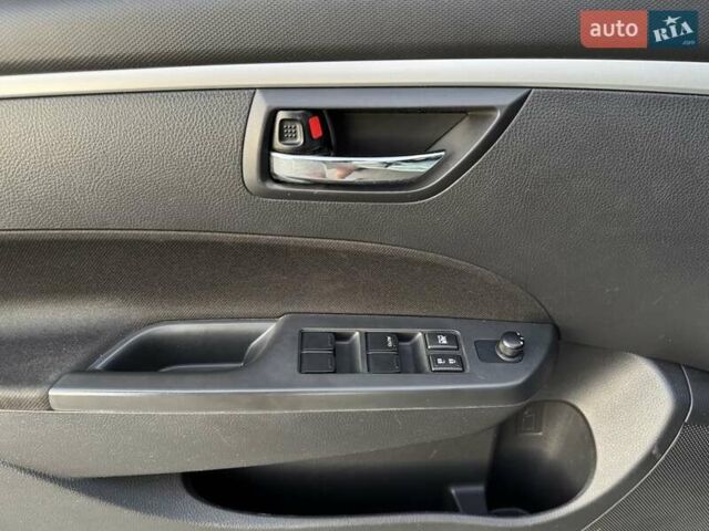 Зелений Сузукі Свифт, об'ємом двигуна 1.2 л та пробігом 138 тис. км за 8700 $, фото 34 на Automoto.ua