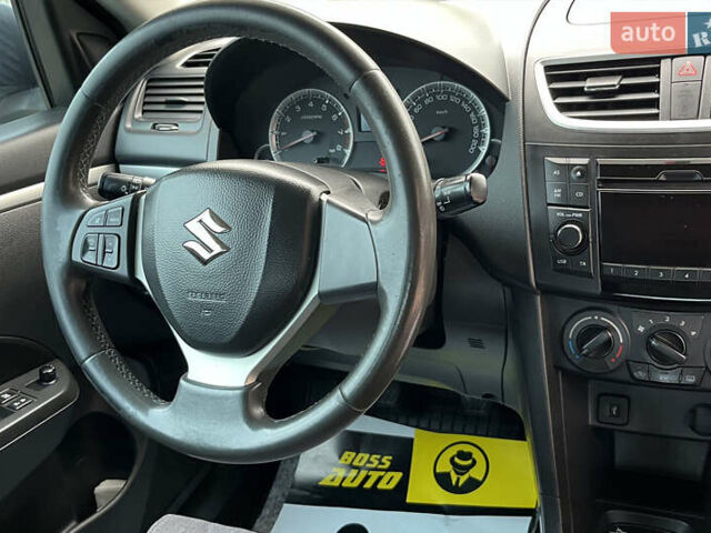 Зелений Сузукі Свифт, об'ємом двигуна 1.24 л та пробігом 306 тис. км за 5500 $, фото 28 на Automoto.ua