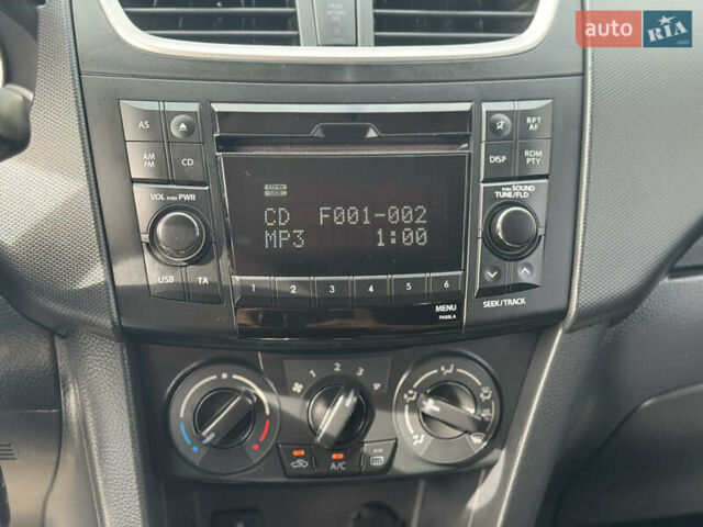 Зелений Сузукі Свифт, об'ємом двигуна 1.24 л та пробігом 110 тис. км за 8499 $, фото 16 на Automoto.ua
