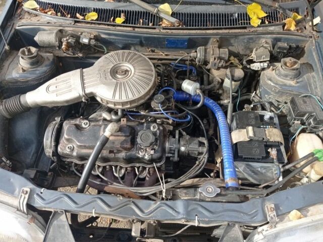 Зелений Сузукі Свифт, об'ємом двигуна 1.3 л та пробігом 427 тис. км за 700 $, фото 6 на Automoto.ua