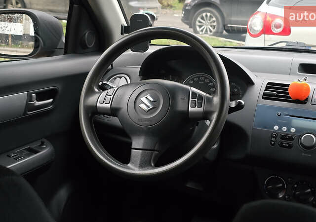 Оранжевый Сузуки Свифт, объемом двигателя 1.33 л и пробегом 196 тыс. км за 4800 $, фото 13 на Automoto.ua