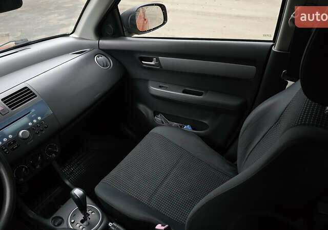 Оранжевый Сузуки Свифт, объемом двигателя 1.33 л и пробегом 196 тыс. км за 4800 $, фото 10 на Automoto.ua