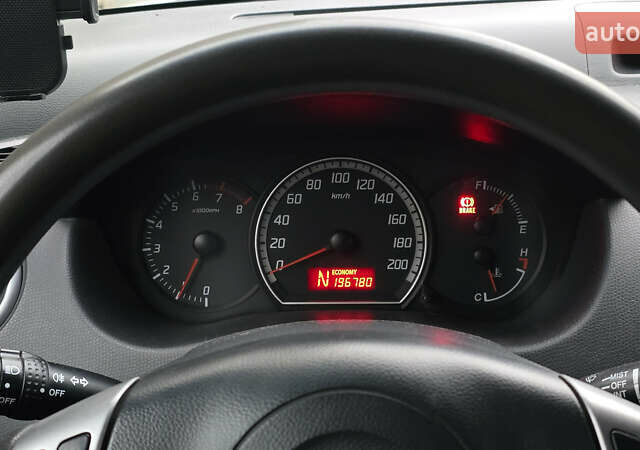 Оранжевый Сузуки Свифт, объемом двигателя 1.33 л и пробегом 196 тыс. км за 4800 $, фото 14 на Automoto.ua