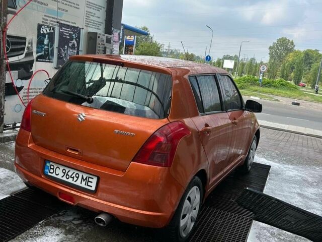 Помаранчевий Сузукі Свифт, об'ємом двигуна 1.3 л та пробігом 159 тис. км за 4500 $, фото 3 на Automoto.ua