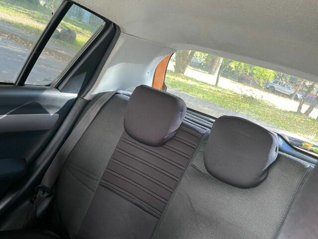 Помаранчевий Сузукі Свифт, об'ємом двигуна 1.3 л та пробігом 159 тис. км за 4500 $, фото 8 на Automoto.ua