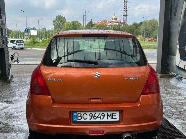 Помаранчевий Сузукі Свифт, об'ємом двигуна 1.3 л та пробігом 159 тис. км за 4500 $, фото 1 на Automoto.ua