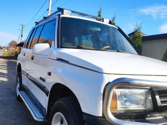 Белый Сузуки Витара, объемом двигателя 1.6 л и пробегом 400 тыс. км за 4800 $, фото 5 на Automoto.ua