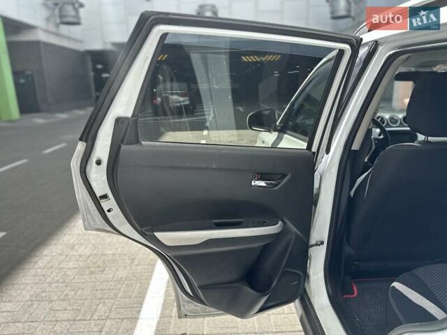 Білий Сузукі Вітара, об'ємом двигуна 1.59 л та пробігом 155 тис. км за 14700 $, фото 30 на Automoto.ua