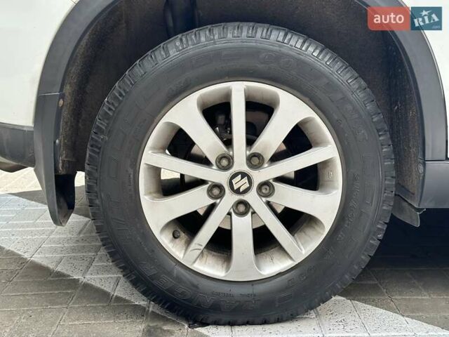 Білий Сузукі Вітара, об'ємом двигуна 1.59 л та пробігом 155 тис. км за 14700 $, фото 11 на Automoto.ua