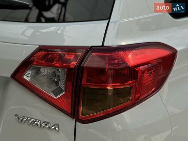 Білий Сузукі Вітара, об'ємом двигуна 1.59 л та пробігом 155 тис. км за 14700 $, фото 9 на Automoto.ua