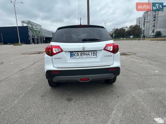 Белый Сузуки Витара, объемом двигателя 1.59 л и пробегом 128 тыс. км за 12500 $, фото 1 на Automoto.ua