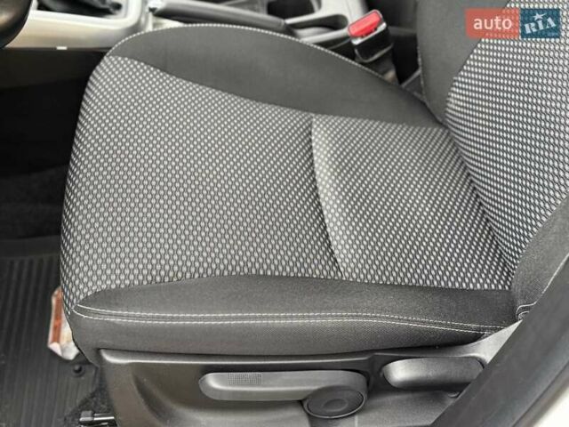 Сузукі Вітара 2017 у Києві на Automoto.ua Білий Сузукі Вітара, об'ємом двигуна 1.59 л та пробігом 61 тис. км за 16500 $, фото 17 на Automoto.ua