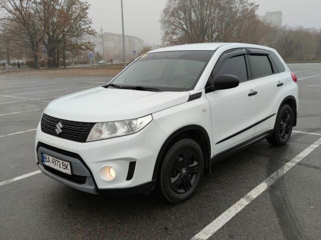 Белый Сузуки Витара, объемом двигателя 1.6 л и пробегом 170 тыс. км за 13800 $, фото 4 на Automoto.ua