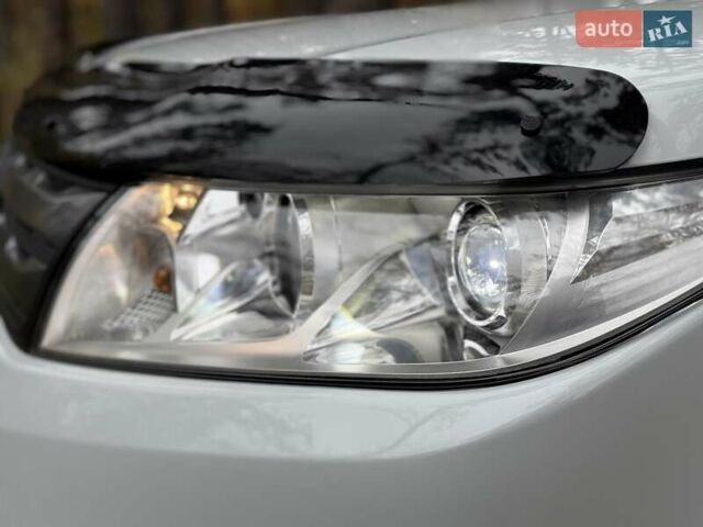 Сузукі Вітара 2017 у Києві на Automoto.ua Білий Сузукі Вітара, об'ємом двигуна 1.59 л та пробігом 61 тис. км за 16500 $, фото 9 на Automoto.ua