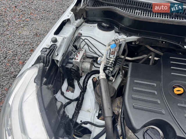 Білий Сузукі Вітара, об'ємом двигуна 1.59 л та пробігом 160 тис. км за 11500 $, фото 18 на Automoto.ua
